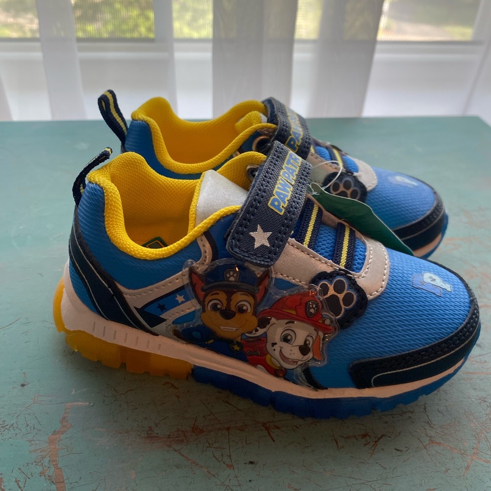 NEW Light Up Sneakers Paw Patrol Kids Nickelodeon